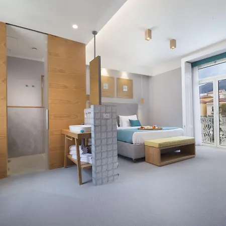 拉皮亚泽塔宾馆 4*