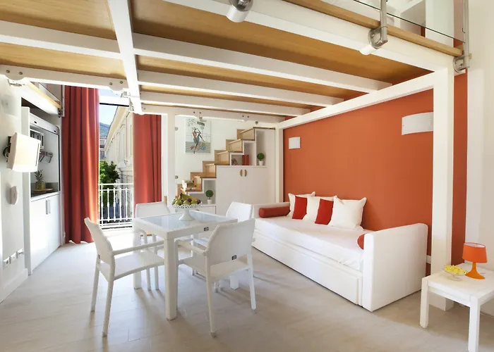 拉皮亚泽塔宾馆 索伦托